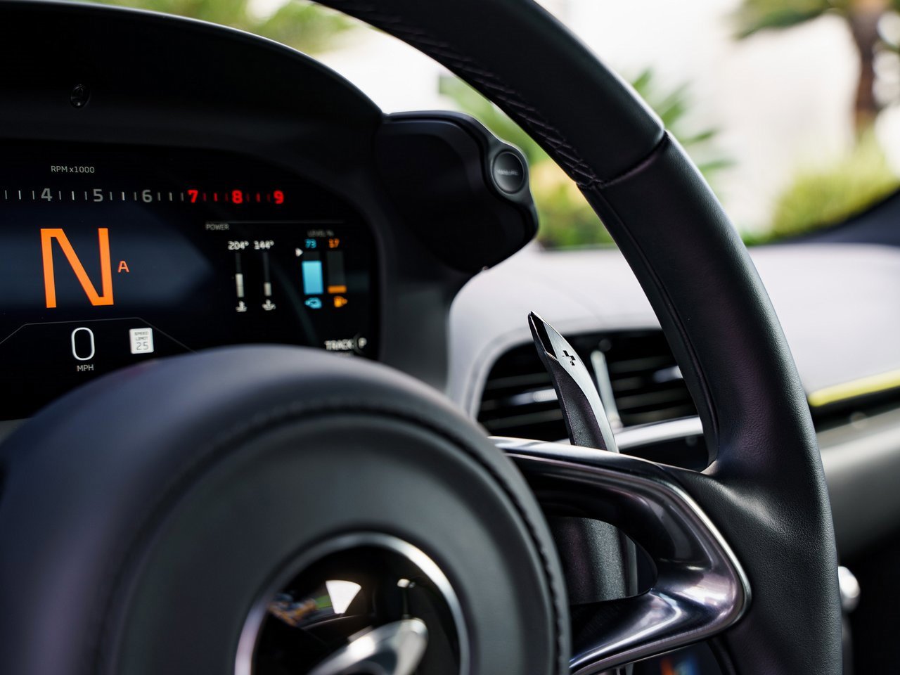 Used 2023 McLaren Artura image 11