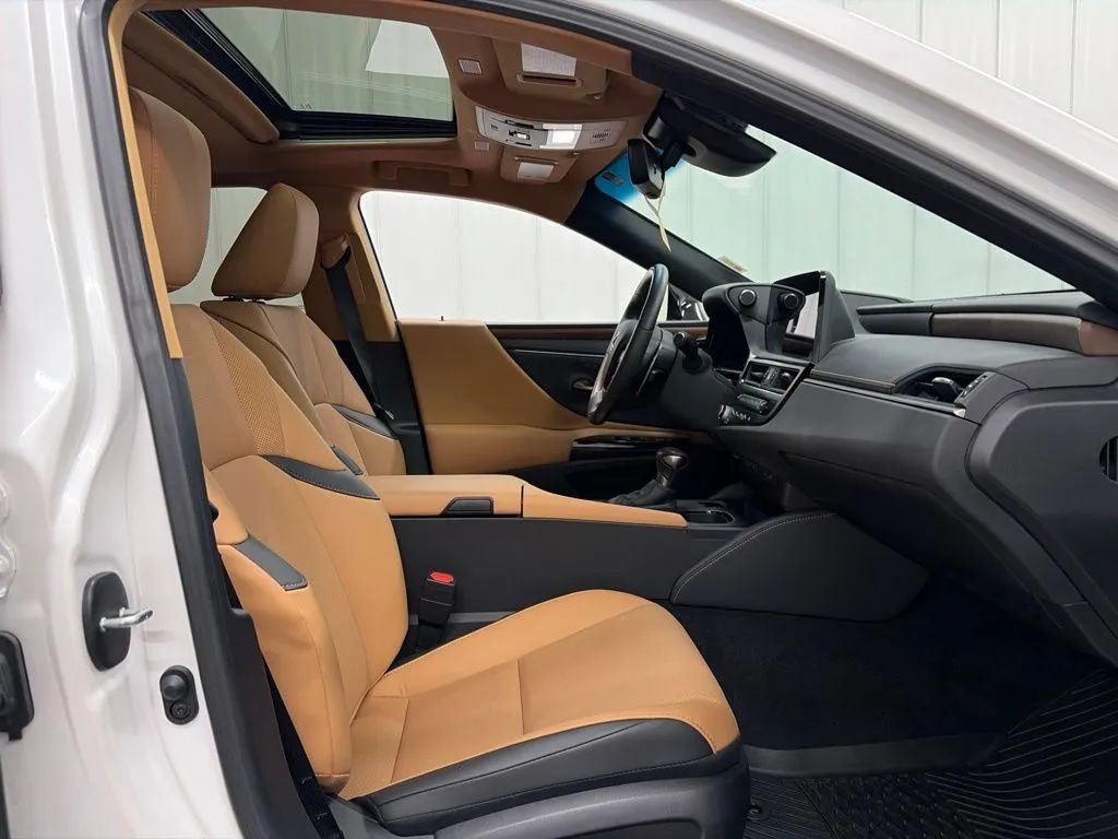 Used 2025 Lexus ES 250 w/ Premium Package AWD/4WD image 19