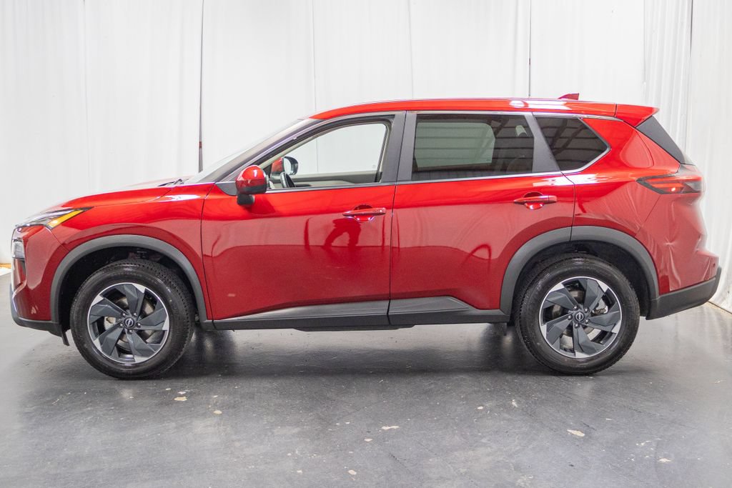 Used 2025 Nissan Rogue SV AWD/4WD image 5