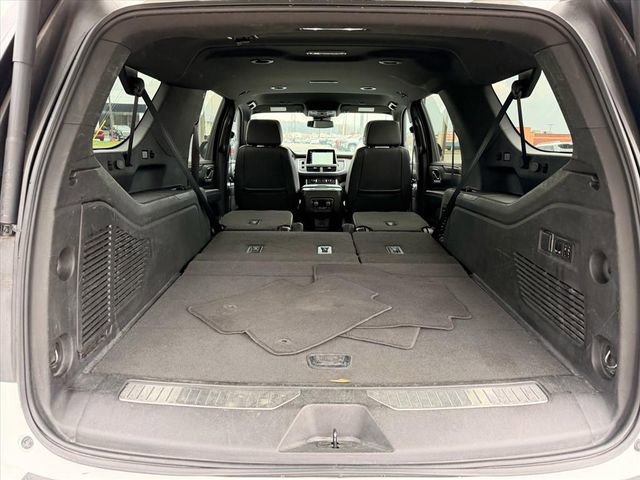 Used 2023 Chevrolet Suburban Premier image 27