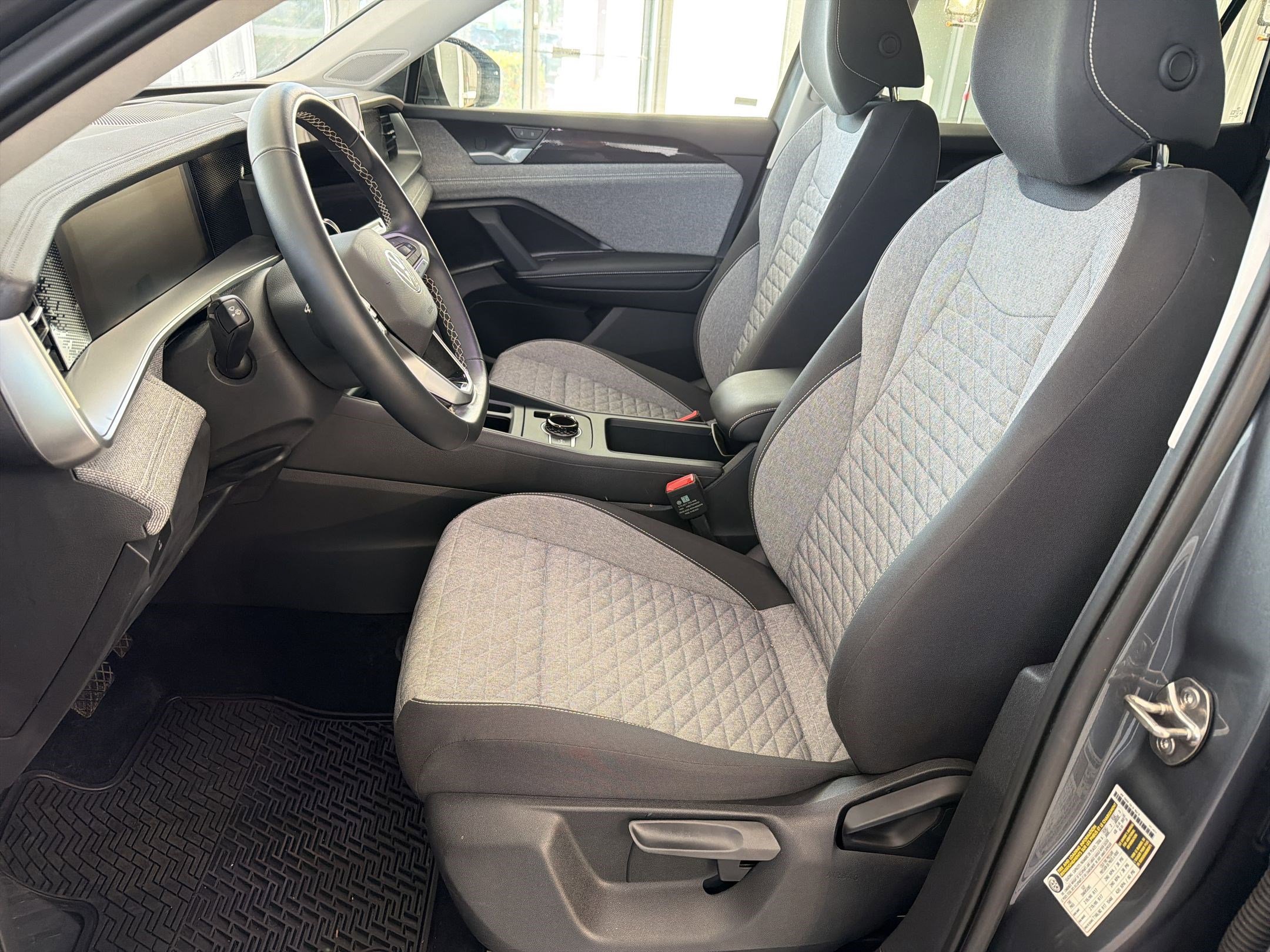 Used 2025 Volkswagen Tiguan S FWD image 5