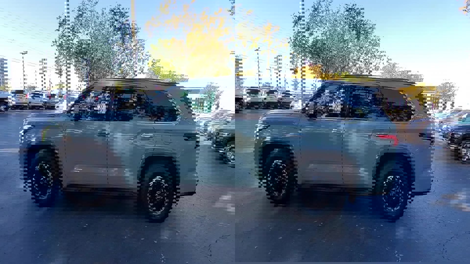 Used 2023 Toyota Sequoia Limited image 42