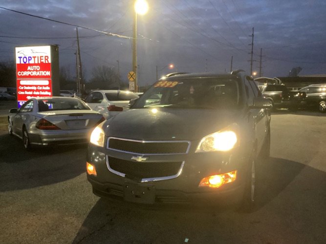 Used 2011 Chevrolet Traverse LT w/ Personal Connectivity Package image 1