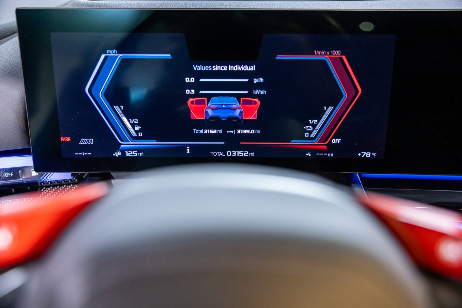 Used 2025 BMW M5 w/ Executive Package image 40