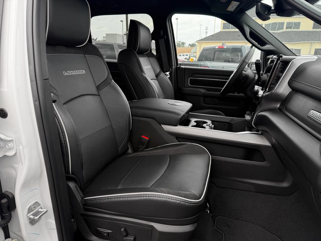 New 2026 RAM 2500 Laramie w/ Night Edition AWD/4WD image 13