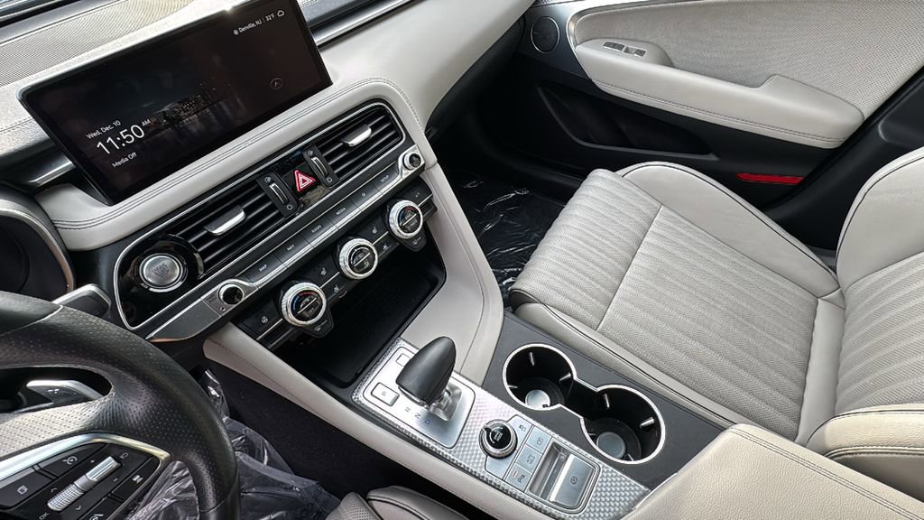 Used 2023 Genesis G70 3.3T w/ Sport Advanced Package image 30