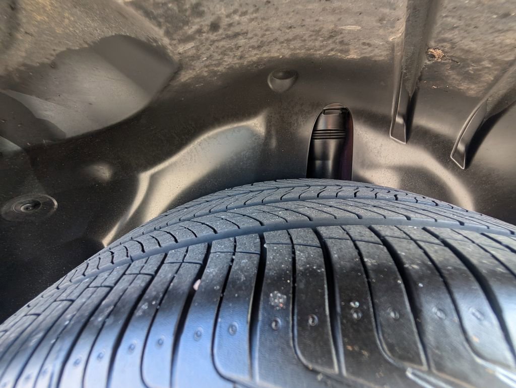 Used 2025 Chevrolet Trax LT FWD image 24
