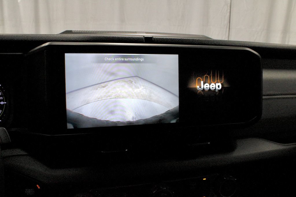 Used 2024 Jeep Wrangler Unlimited AWD/4WD image 2