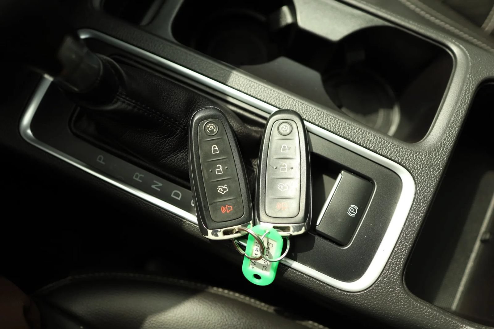 Used 2018 Ford Escape Titanium w/ Ford Safe & Smart Package FWD image 28