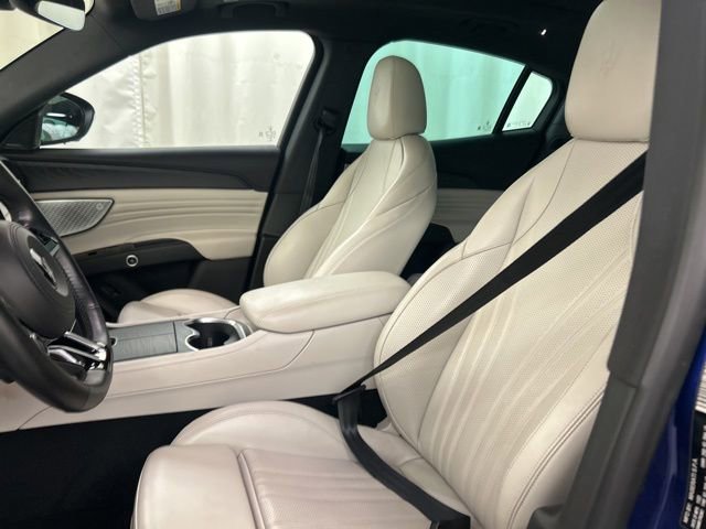 Used 2023 Maserati Grecale Modena AWD/4WD image 9