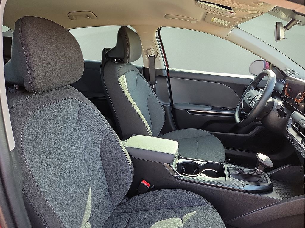 Used 2025 Kia K4 LXS image 14