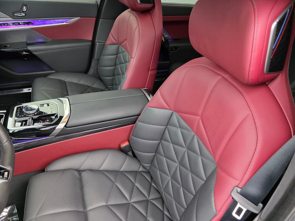 Certified 2025 BMW 740i RWD image 11
