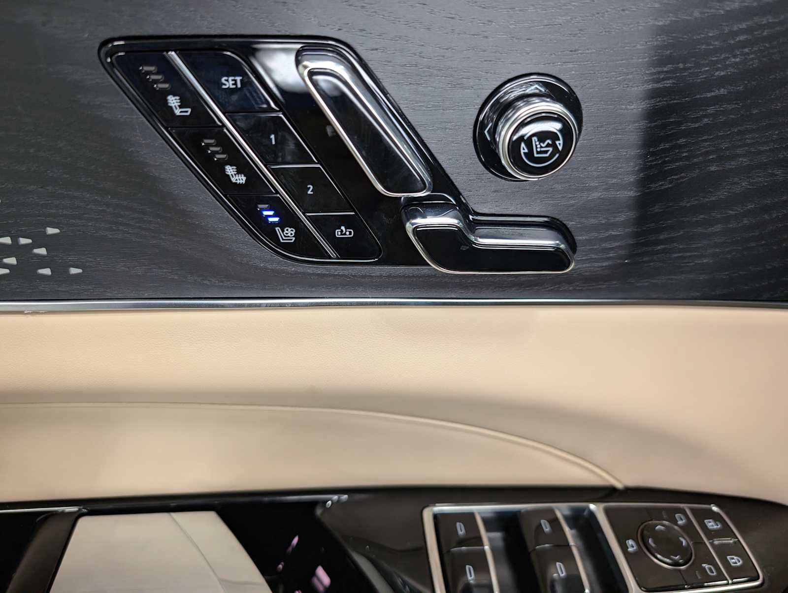 New 2026 Cadillac Lyriq V image 35