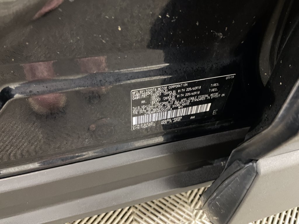 Used 2019 Toyota RAV4 Limited w/ Carpet Mat Package AWD/4WD image 32
