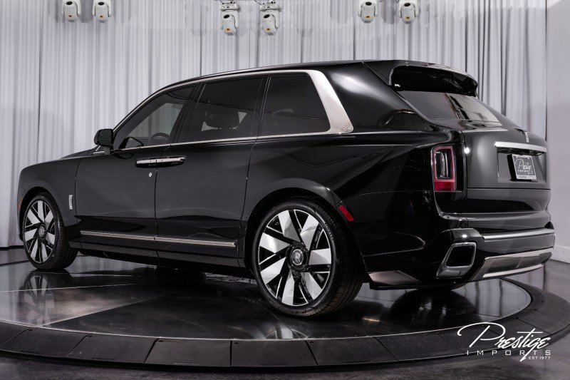 Used 2025 Rolls-Royce Cullinan image 12