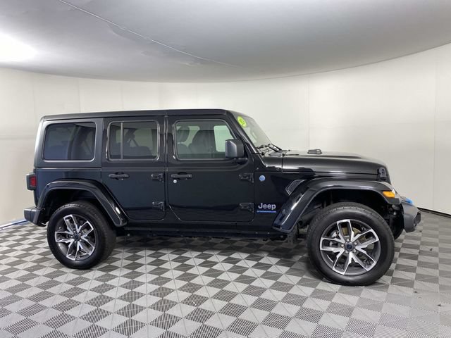 Used 2024 Jeep Wrangler Unlimited AWD/4WD image 11