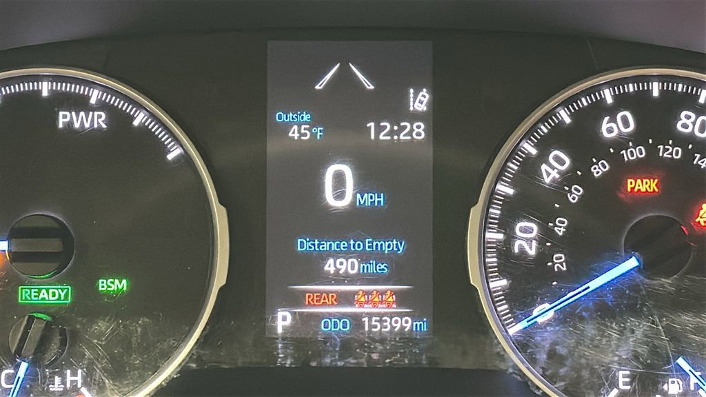 Used 2022 Toyota RAV4 XLE Premium image 13