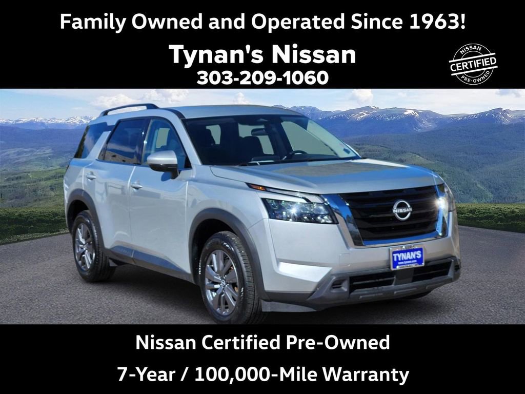 Used 2025 Nissan Pathfinder SV image 1