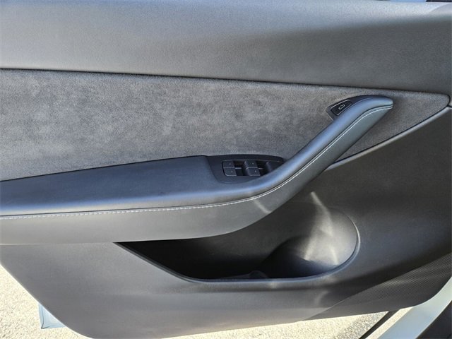 Used 2022 Tesla Model Y Performance image 11