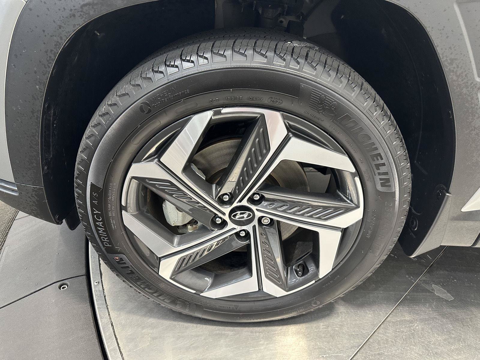Certified 2024 Hyundai Tucson Limited AWD/4WD image 9