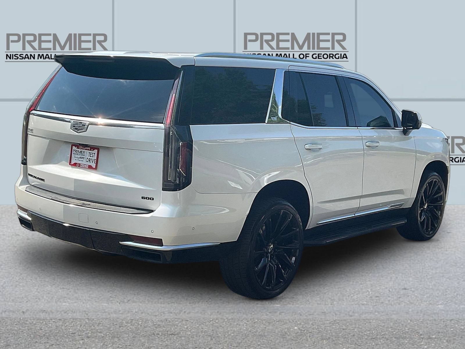 Used 2023 Cadillac Escalade Premium Luxury AWD/4WD image 7