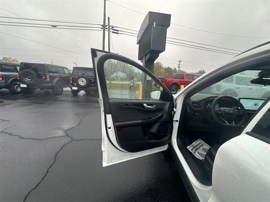 New 2026 Ford Escape ST-Line w/ Tech Pack #1 image 16