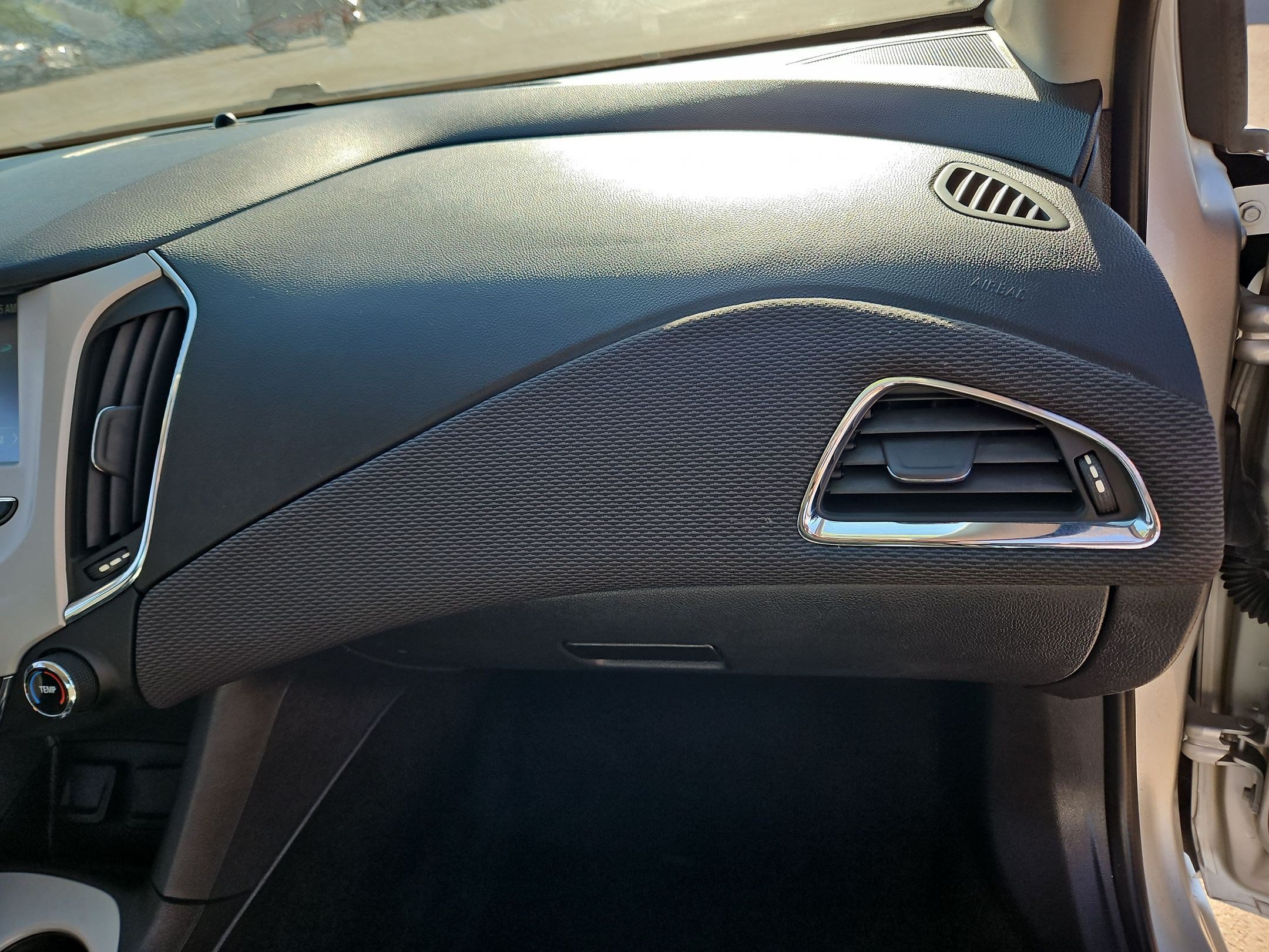 Certified 2017 Chevrolet Cruze LS FWD image 28