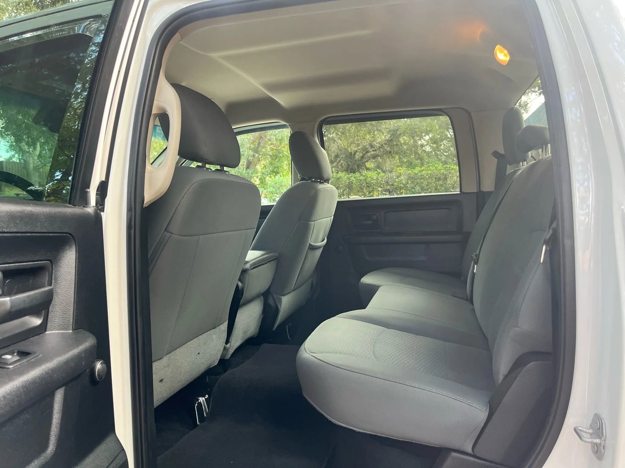 Used 2017 RAM 3500 Tradesman w/ Chrome Appearance Group image 13