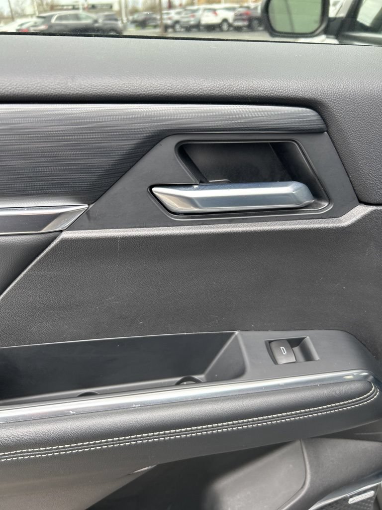 Used 2025 GMC Acadia Elevation FWD image 51