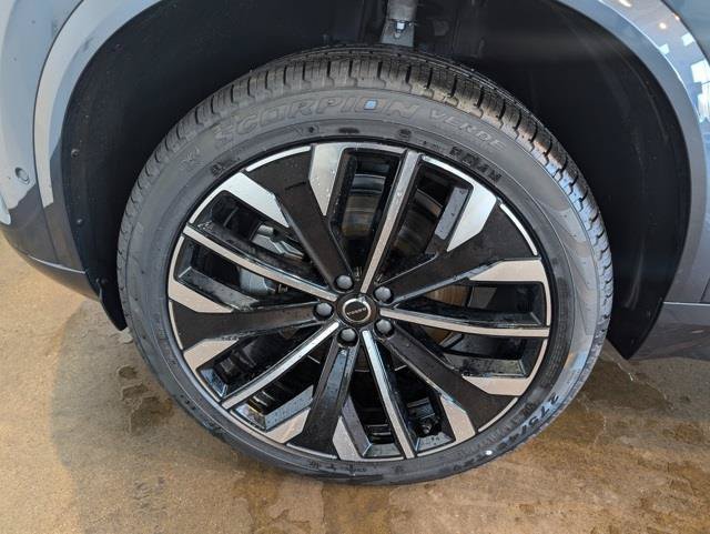 New 2026 Volvo XC90 B6 Plus w/ Protection Package AWD/4WD image 6