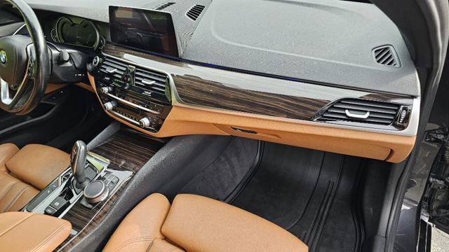 Used 2019 BMW 530e xDrive w/ Convenience Package AWD/4WD image 33