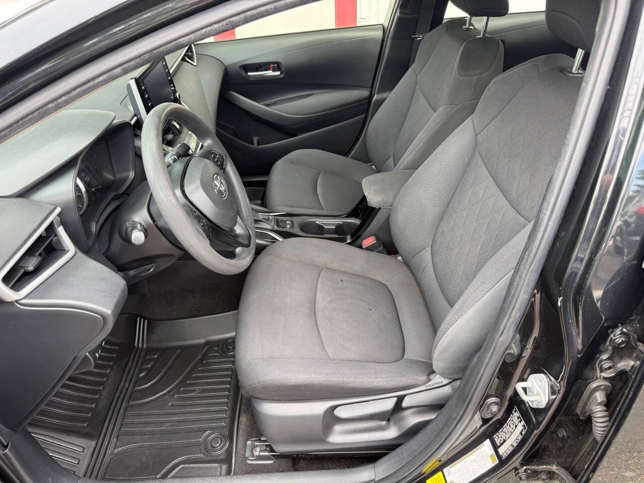 Used 2020 Toyota Corolla LE FWD image 27