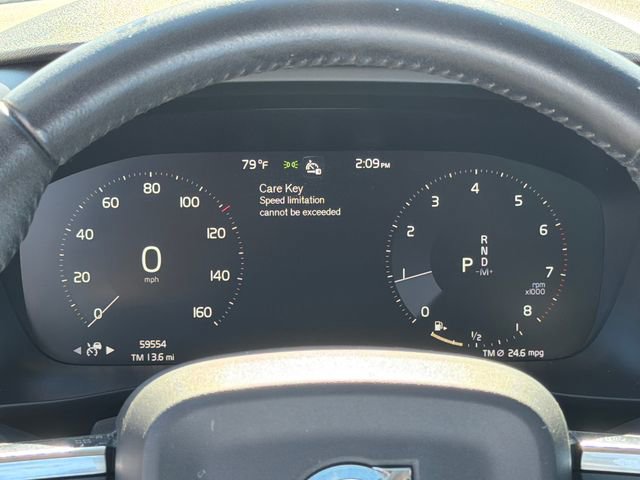 Used 2021 Volvo XC40 T4 Momentum image 27