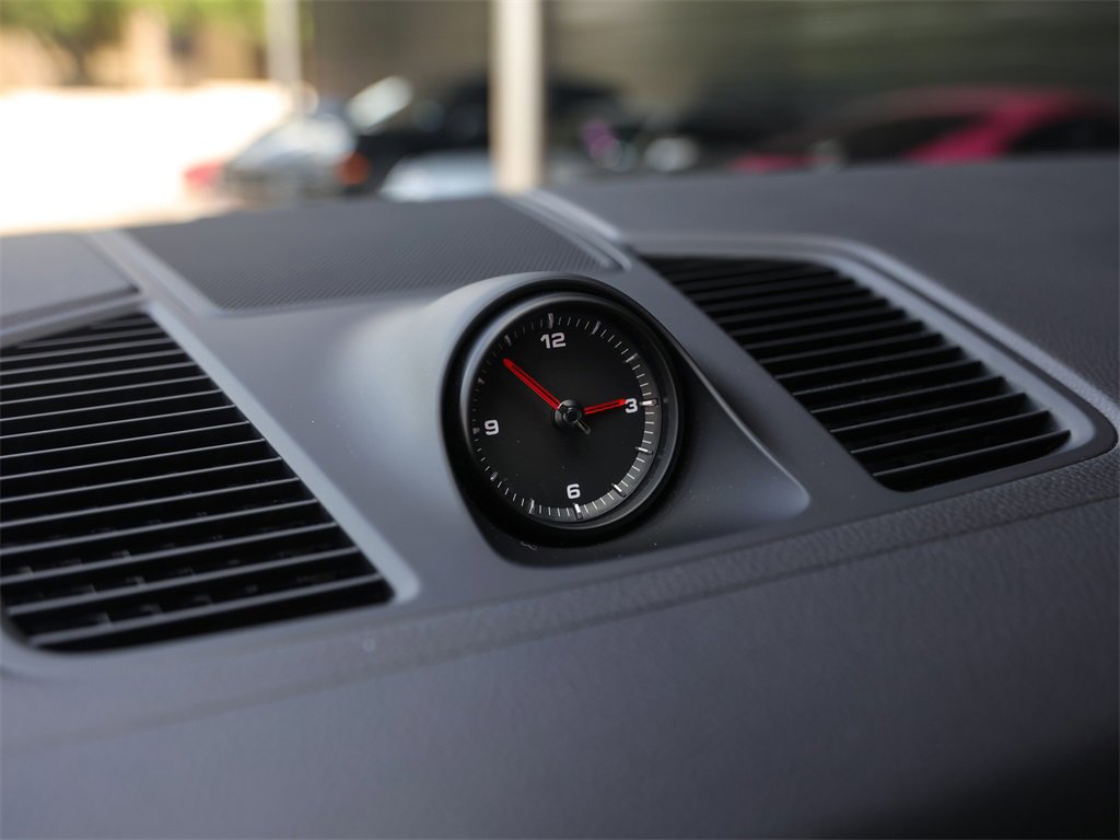 Certified 2023 Porsche Cayenne Platinum Edition image 27