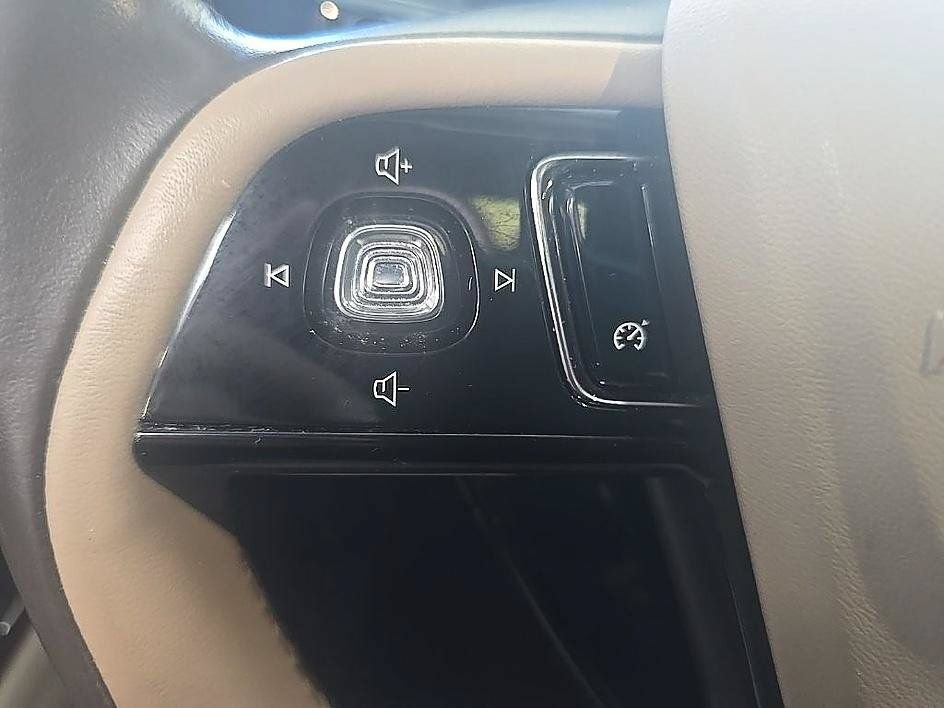 Used 2022 Lincoln Corsair AWD w/ Premium Package image 18