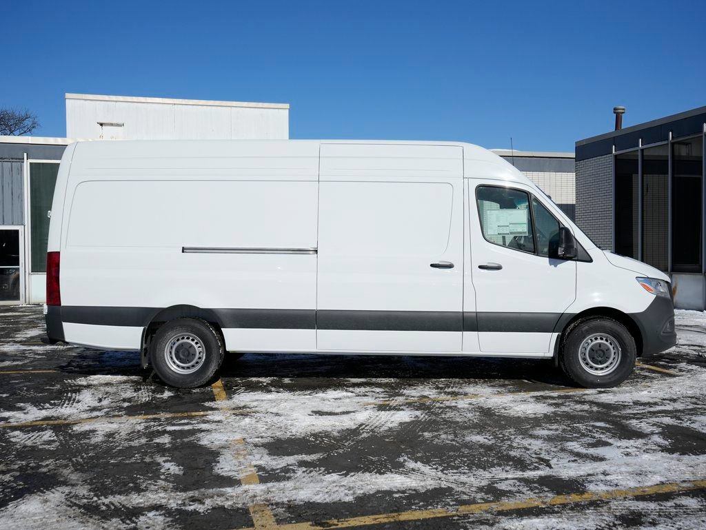 Used 2026 Mercedes-Benz Sprinter 2500 image 2