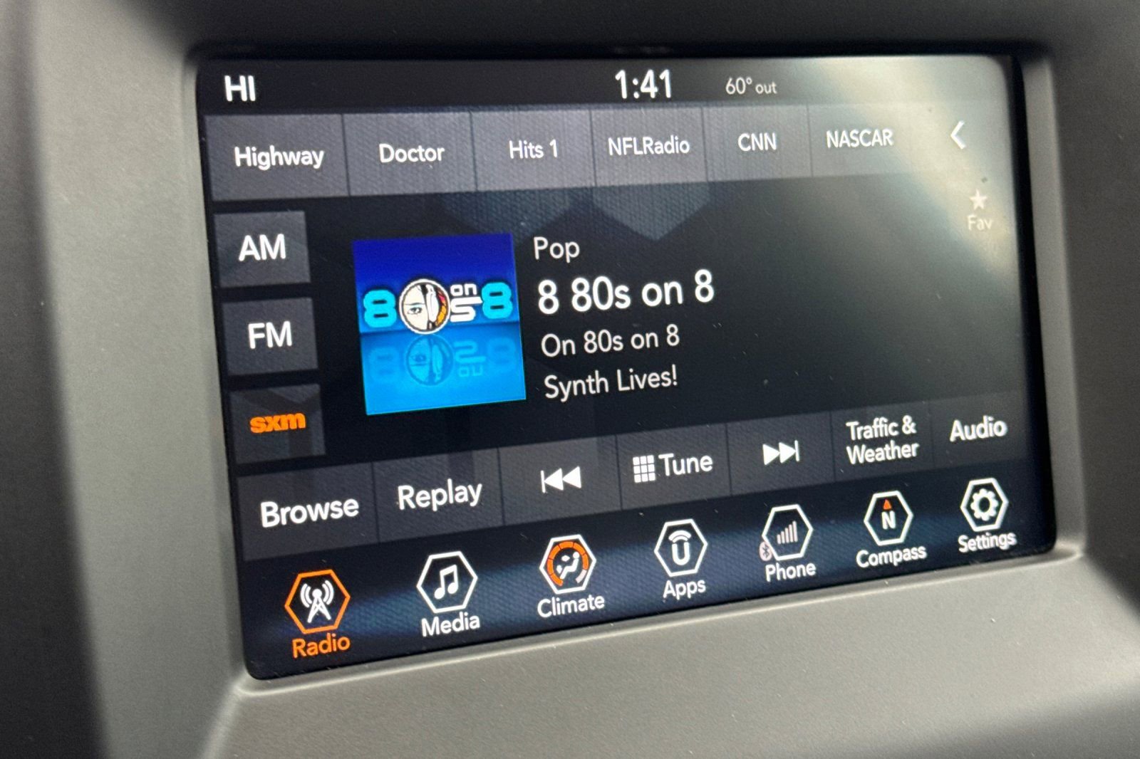 Used 2018 Jeep Compass Latitude w/ Popular Equipment Group image 20