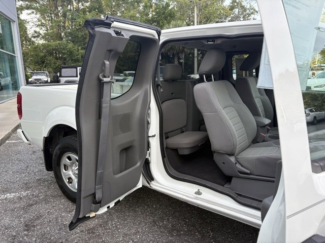 Used 2020 Nissan Frontier S image 26