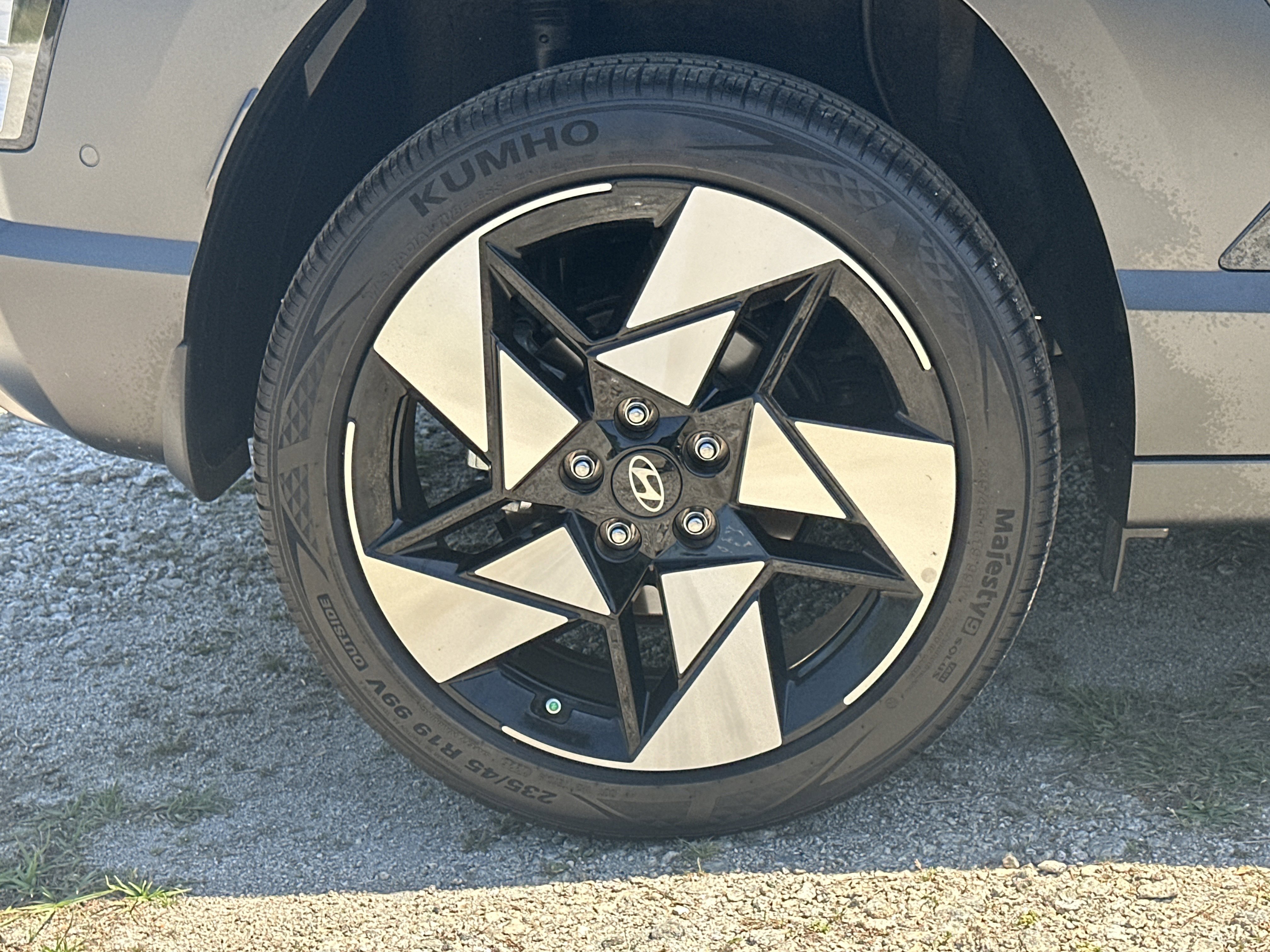 Used 2025 Hyundai Kona Limited image 17