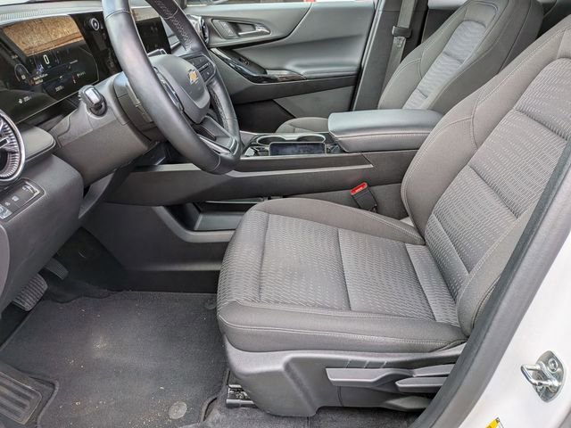 Used 2025 Chevrolet Equinox LT FWD image 12
