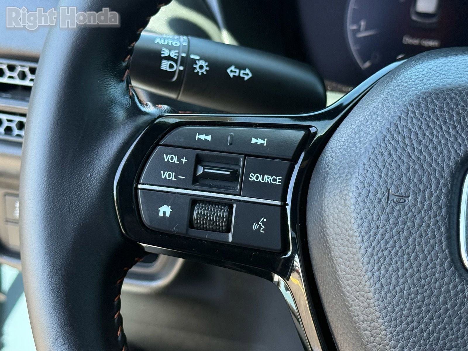 Certified 2025 Honda HR-V Sport image 17