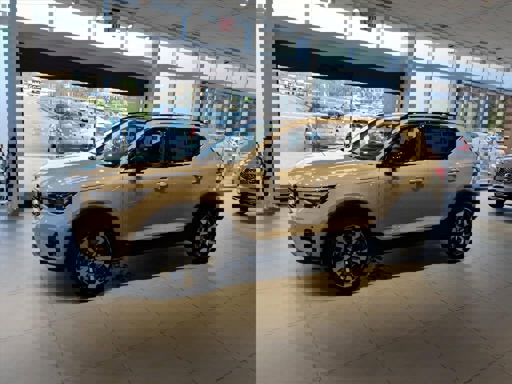 New 2026 Volvo XC40 B4 Plus w/ Protection Package Premier image 4