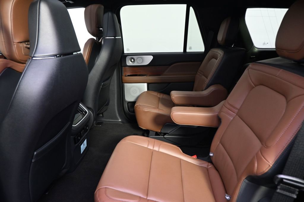 Used 2024 Lincoln Navigator Reserve AWD/4WD image 21