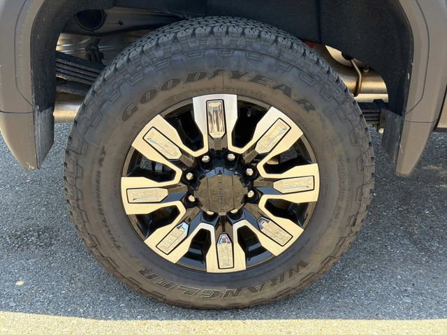 Used 2025 GMC Sierra 2500 Denali w/ Denali Reserve Package AWD/4WD image 5