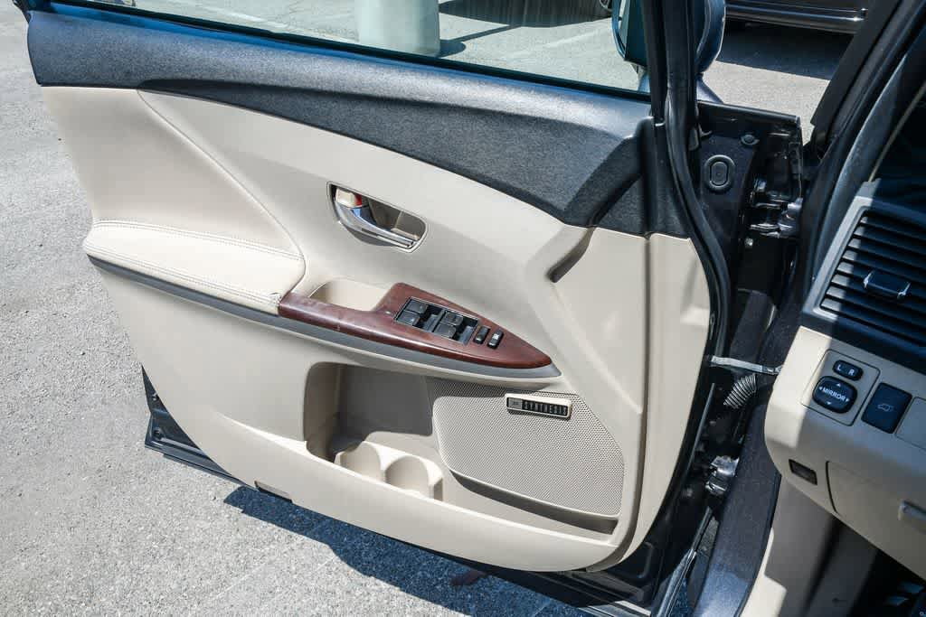 Used 2010 Toyota Venza FWD image 24