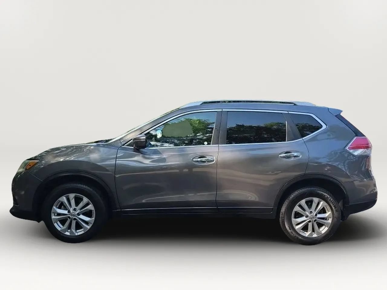 Used 2015 Nissan Rogue SV w/ SV Premium Package AWD/4WD image 5