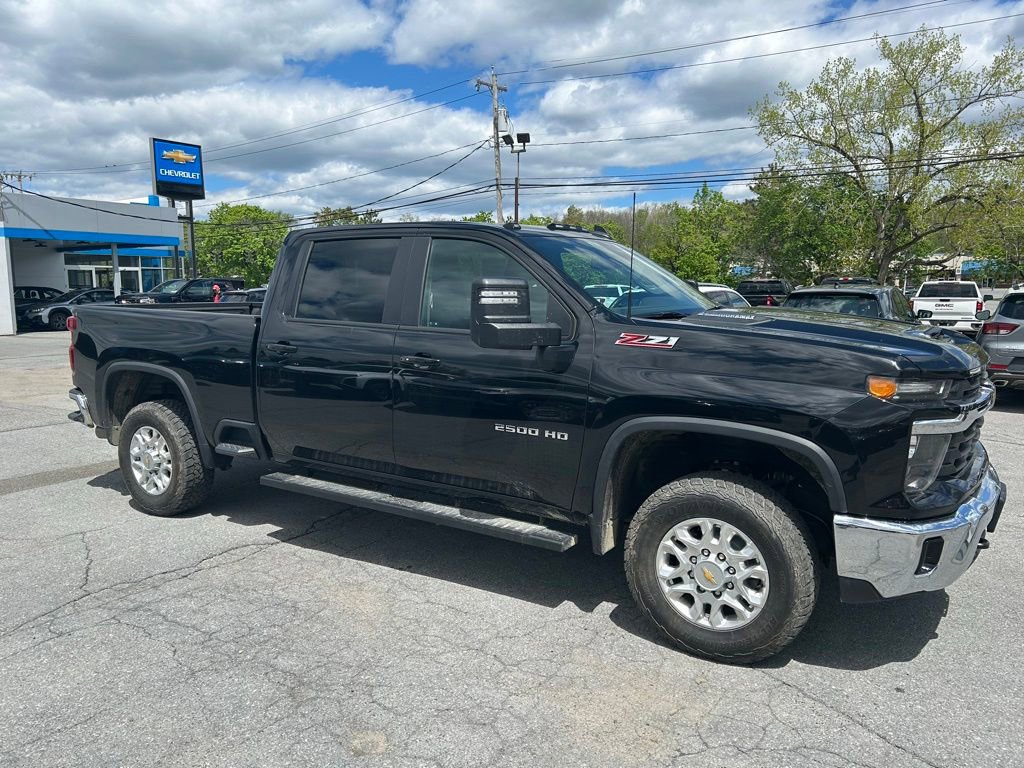 Used 2024 Chevrolet Silverado 2500 LT w/ All Star Edition AWD/4WD image 4