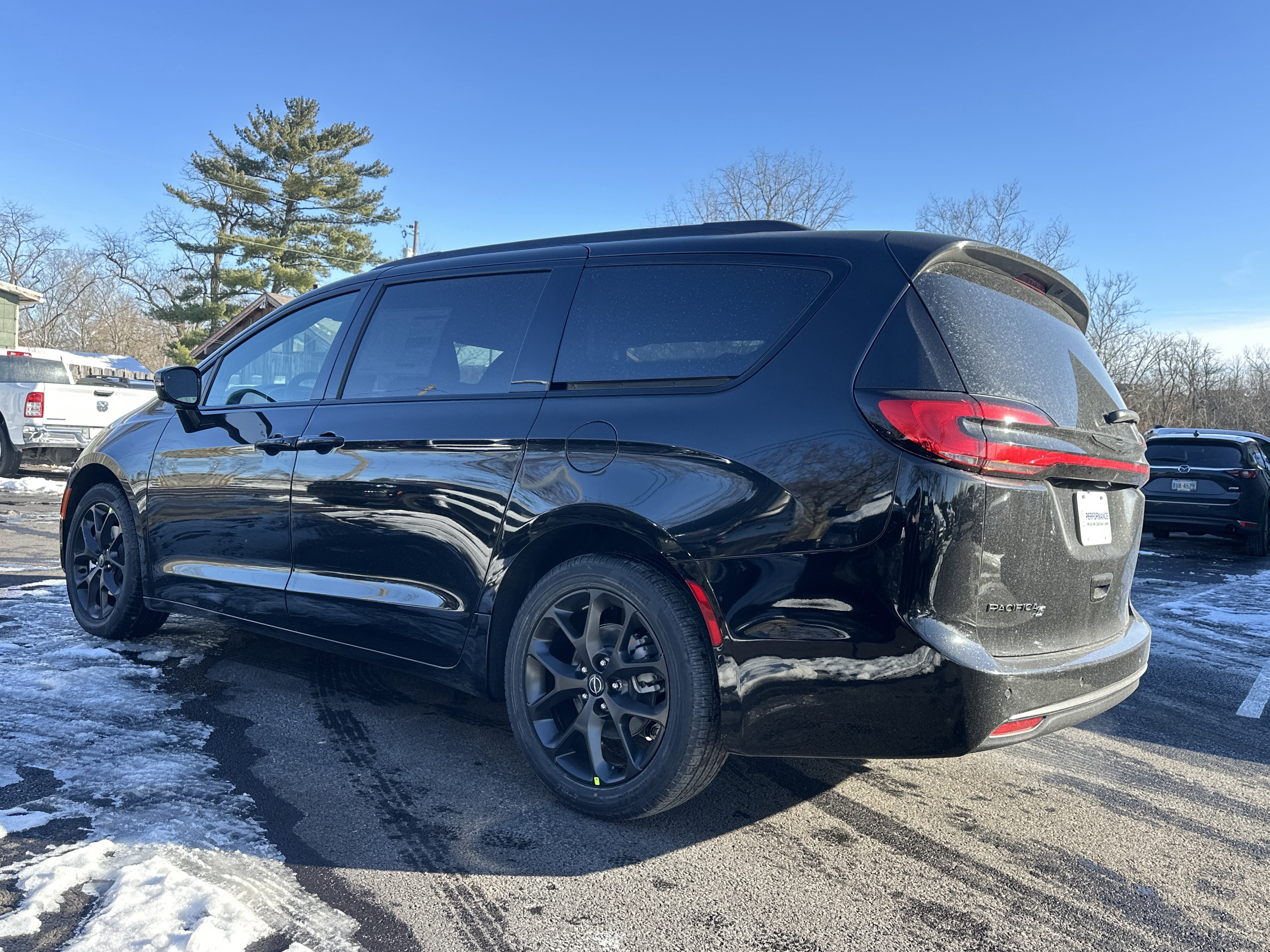 New 2026 Chrysler Pacifica Select w/ S Appearance Package FWD image 25