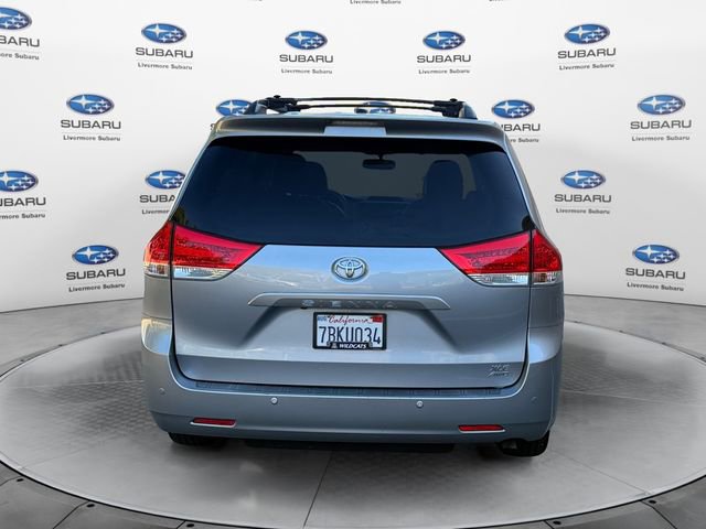 Used 2013 Toyota Sienna XLE w/ Entertainment Pkg image 5