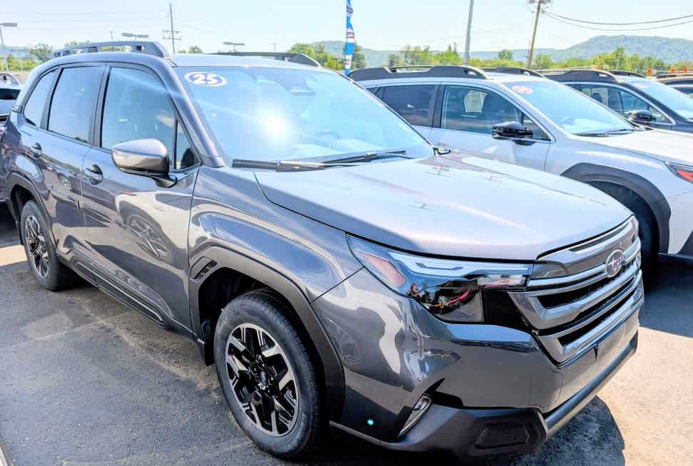 Certified 2025 Subaru Forester Premium w/ Convenience Package #2 AWD/4WD image 3
